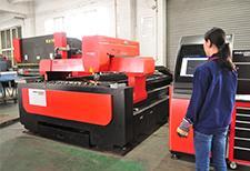 Laser cutting machine